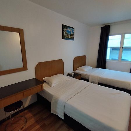 Marine Bay Hotel Sandakan Bagian luar foto